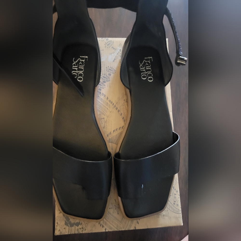 Sandles